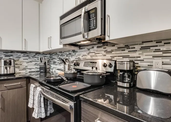 Stylish 2 Bedroom Apartment In Medical District